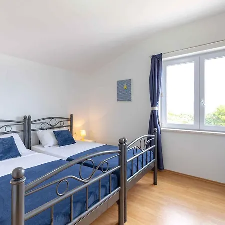 - Sibenik Riviera 36422 Apartment *